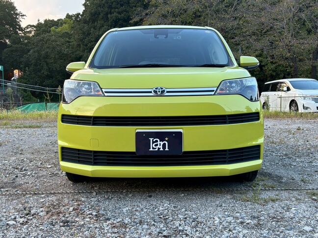 個性的なカラーと美しいフォルム！ 鮮やかなイエローのボディは、スペイド特有の左右非対称なデザインを一層際立たせています。【スペイド】